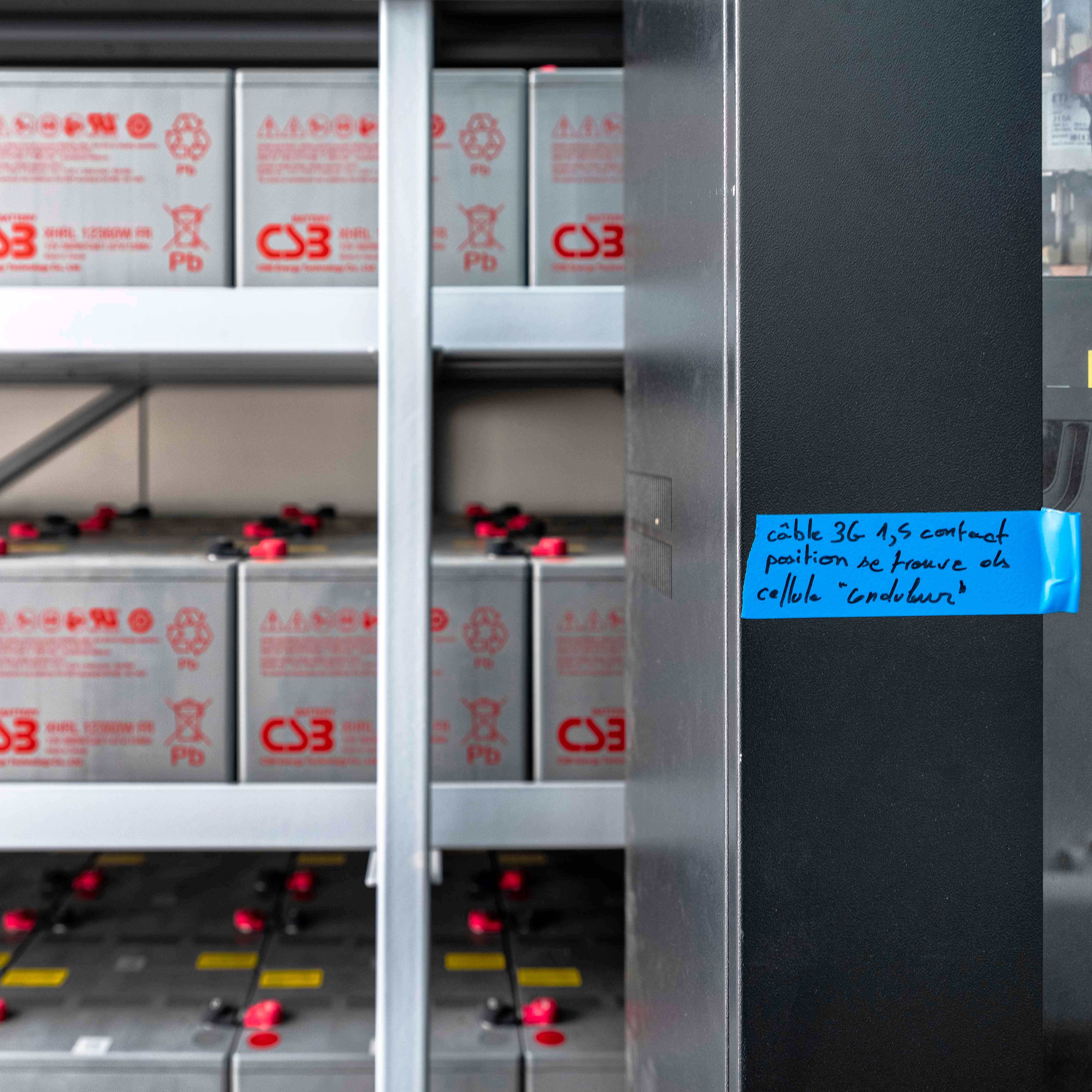 Groupe froid assurant le refroidissement continu des salles