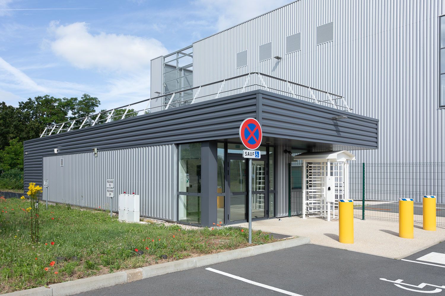 Secure entrance at Thésée Datacenter