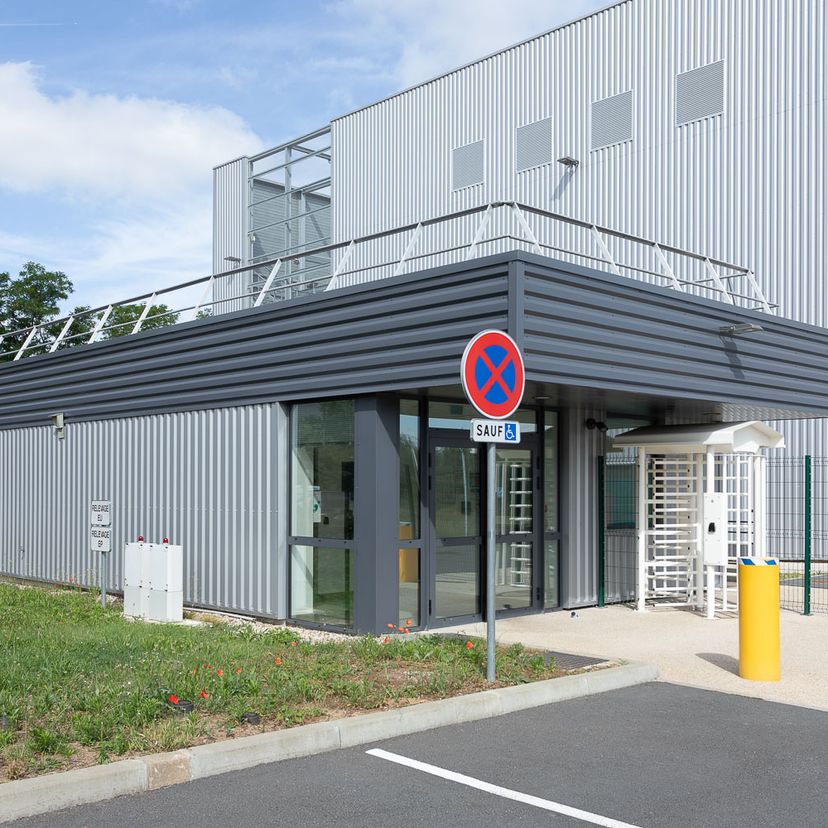 Secure entrance at Thésée Datacenter