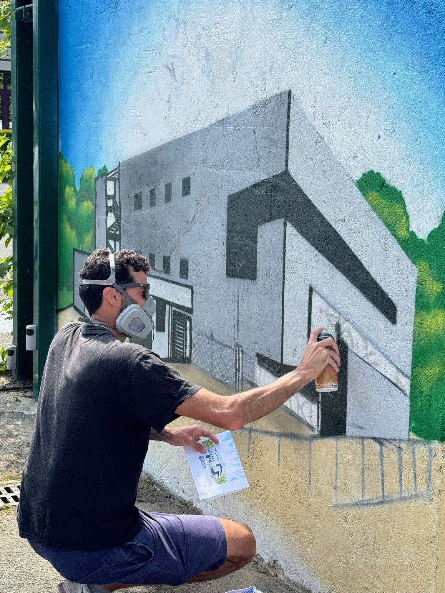 Les murs ont été tagués chez Thésée