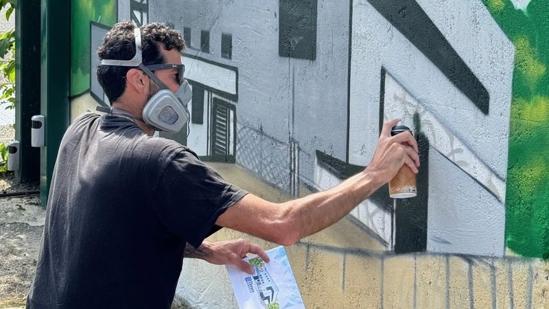 Les murs ont été tagués chez Thésée